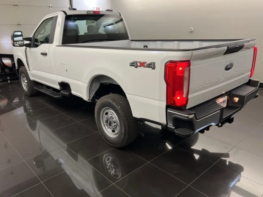 2025 Ford F-250 XLT photo 1