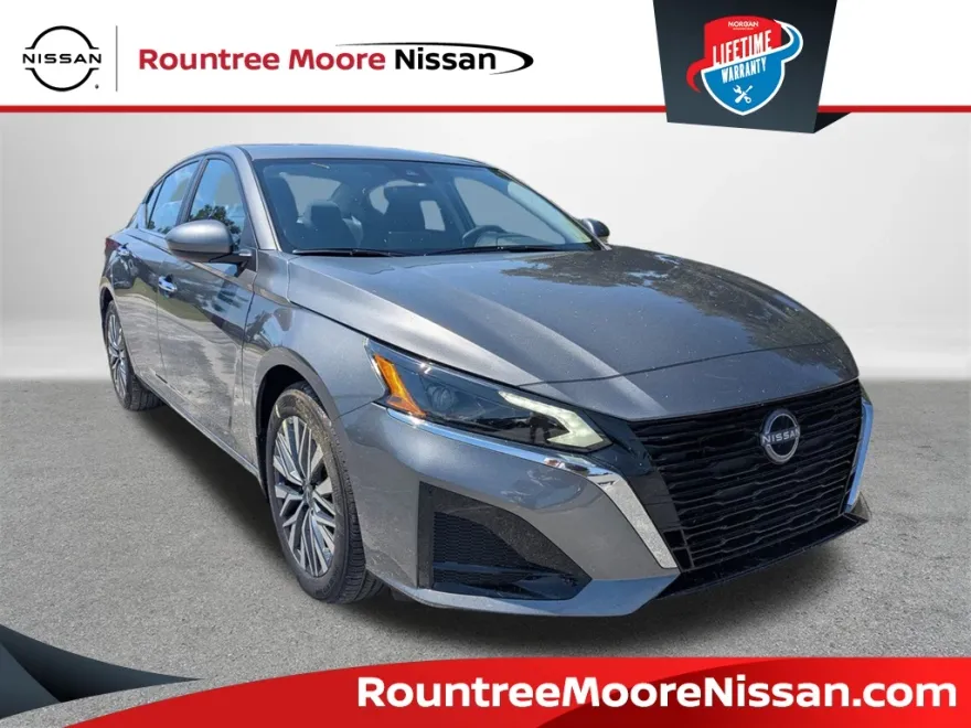 2025 Nissan Altima 2.5 SV photo 1