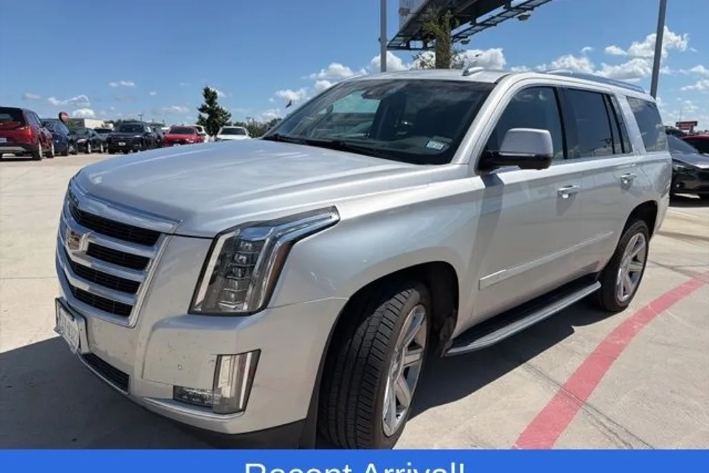 2016 Cadillac Escalade Luxury photo 1