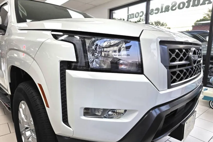 2022 Nissan Frontier SV photo 1