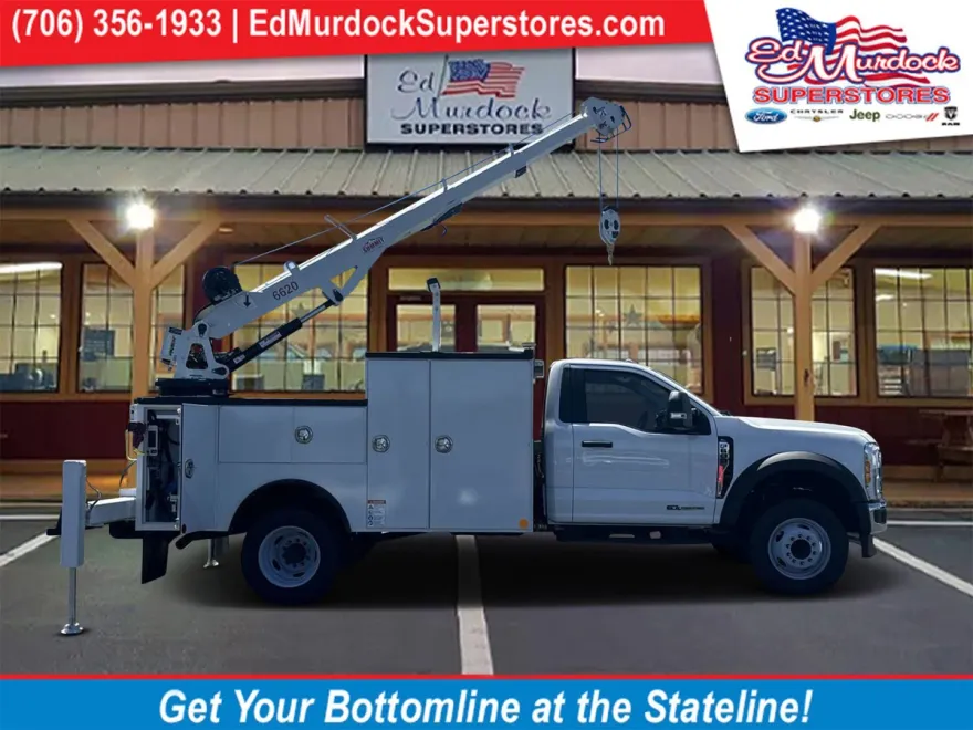 2023 Ford F-600 photo 1