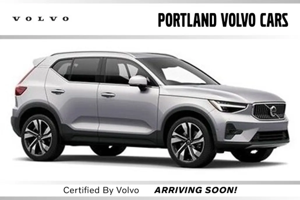 2025 Volvo XC40 Core photo 1