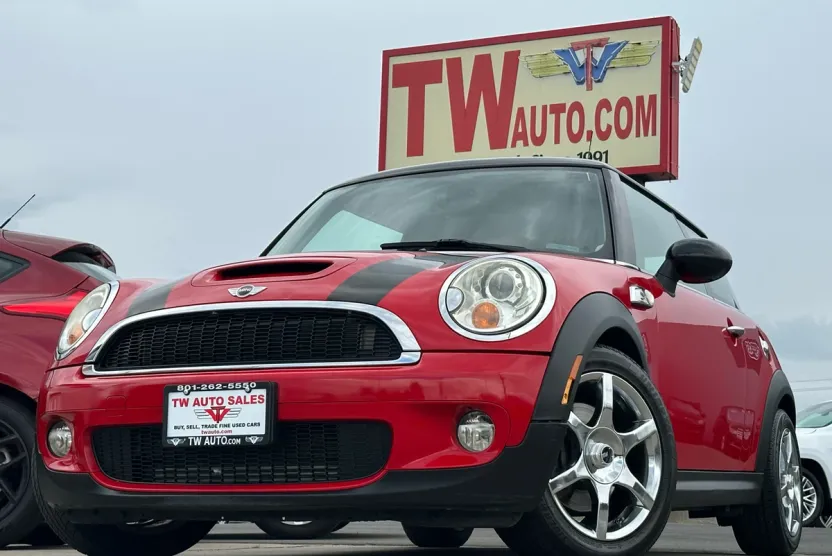 2010 Mini Cooper S photo 1