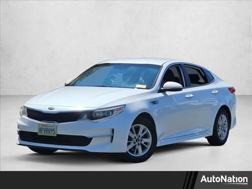 2018 Kia Optima LX photo 1