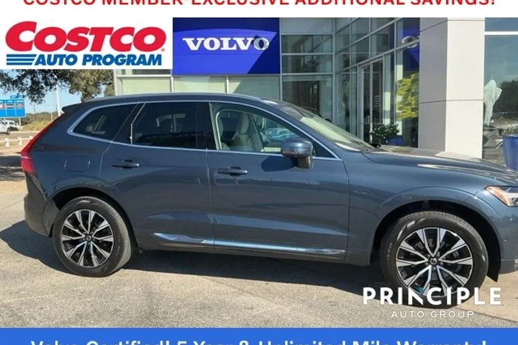 2023 Volvo XC60 Plus photo 1