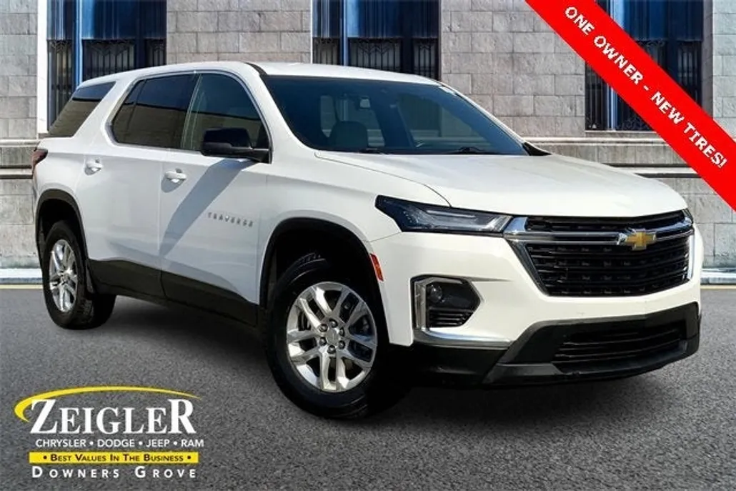 2022 Chevrolet Traverse LS photo 1
