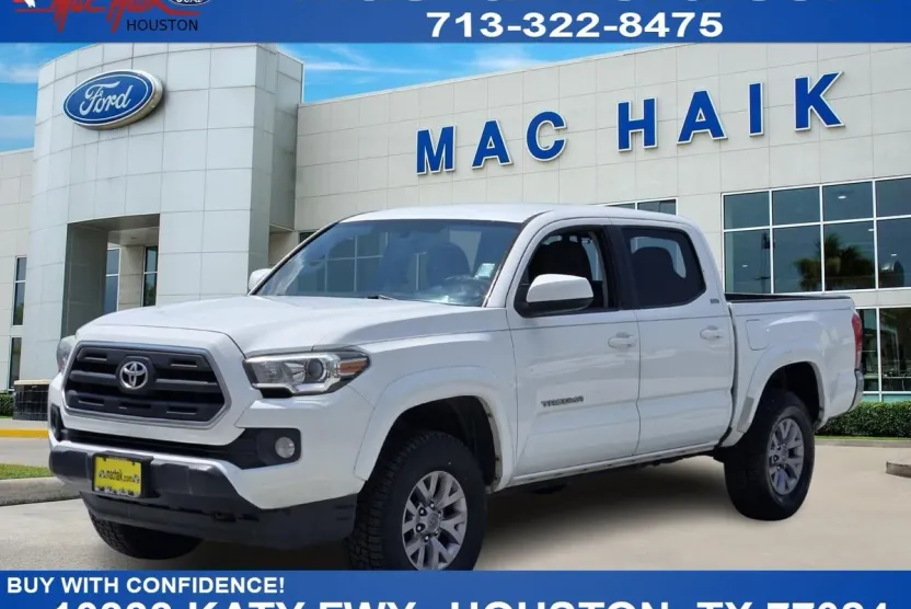 2017 Toyota Tacoma SR5 photo 1