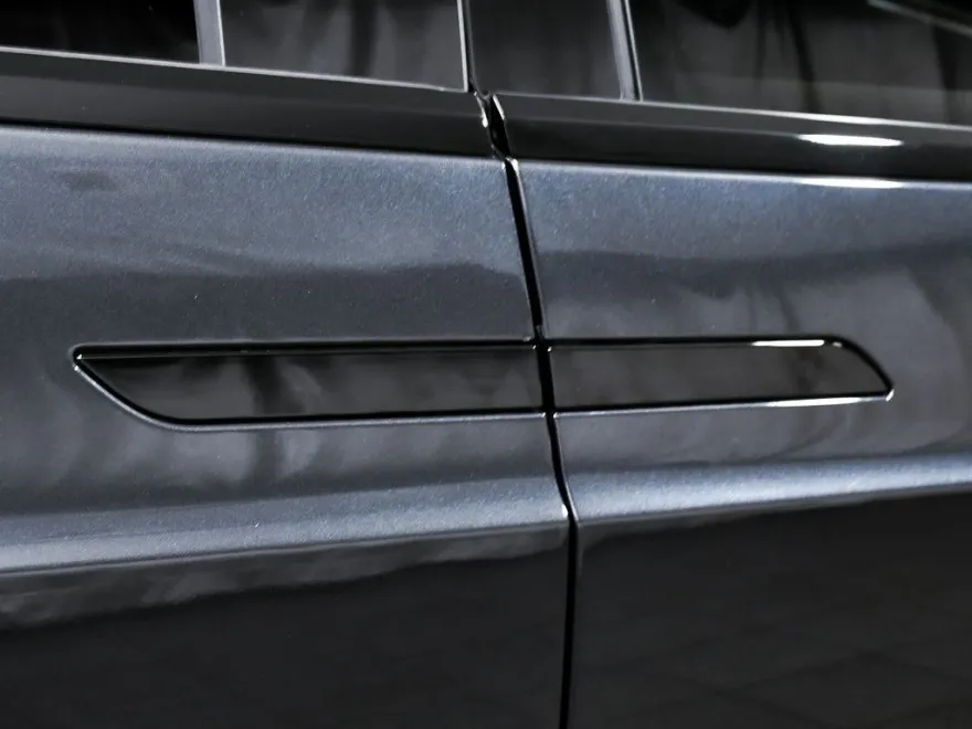 2024 Tesla Model X photo 15