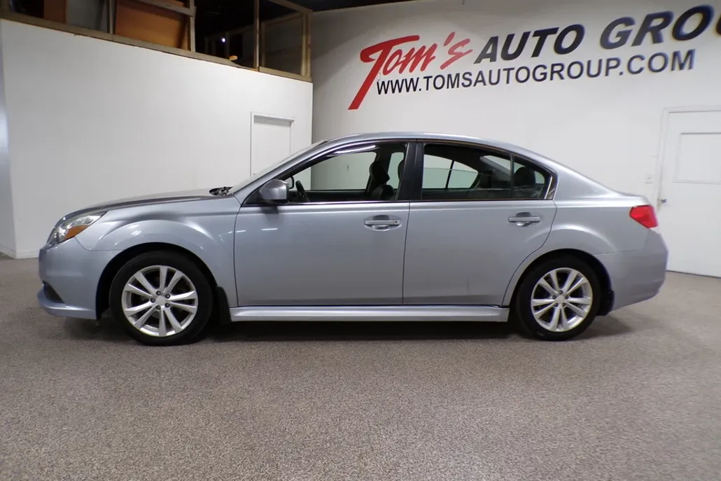2014 Subaru Legacy 2.5i Premium photo 1