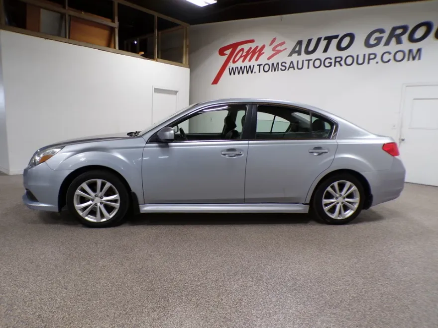 2014 Subaru Legacy 2.5i Premium photo 1