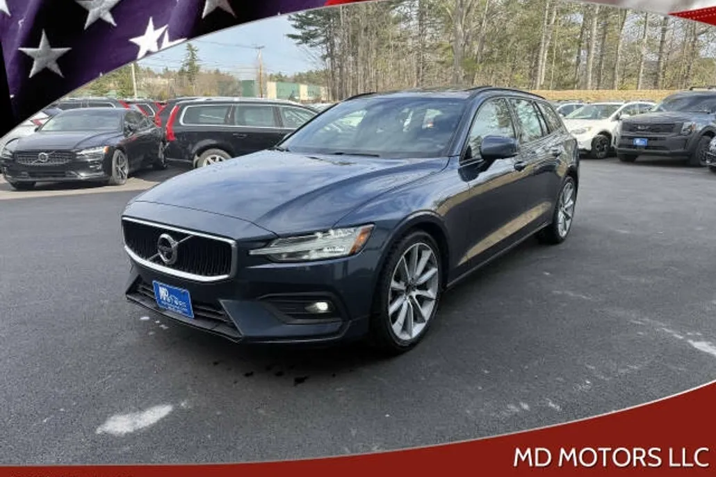 2020 Volvo V60 Momentum photo 1