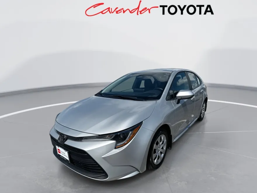2025 Toyota Corolla LE photo 1