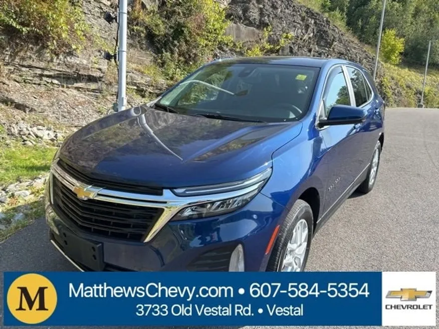 2022 Chevrolet Equinox LT photo 1