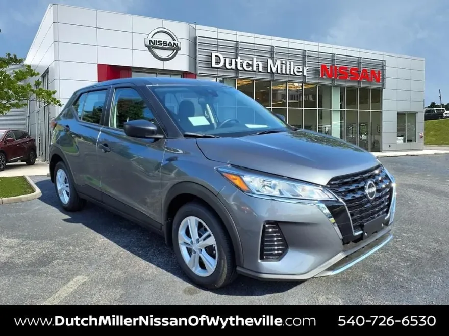 2025 Nissan Kicks Play S photo 1