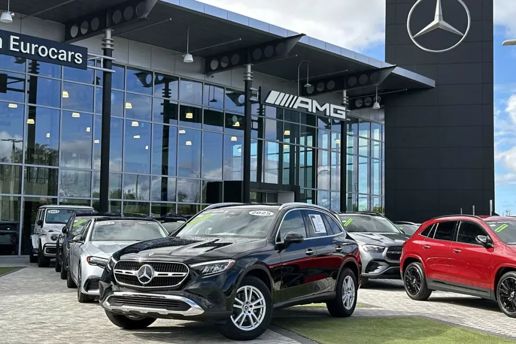 2025 Mercedes Benz GLC 300 photo 1