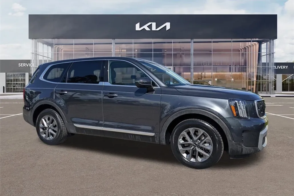 2023 Kia Telluride LX photo 1