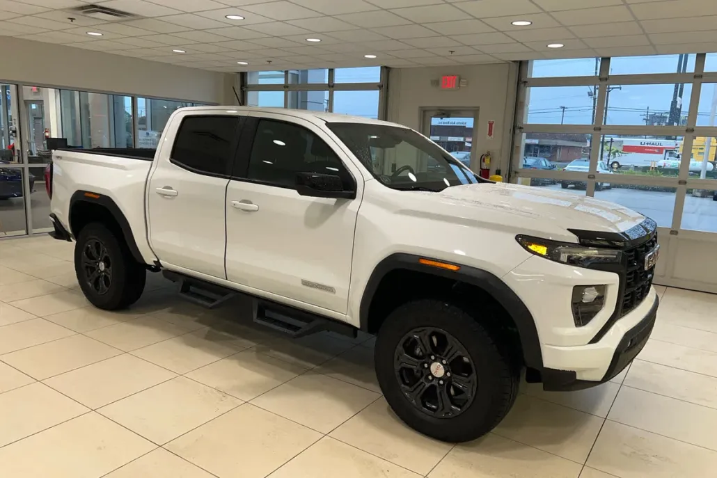 2024 Gmc Canyon Elevation photo 1