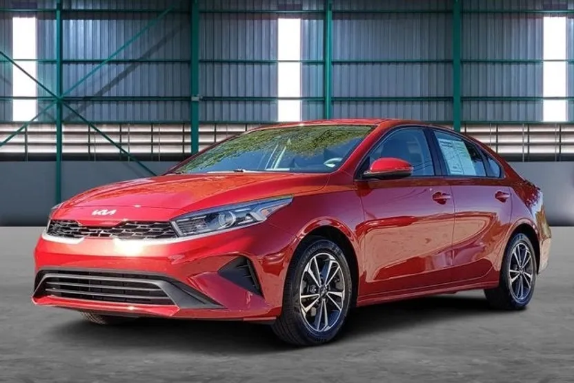 2024 Kia Forte LXS photo 1
