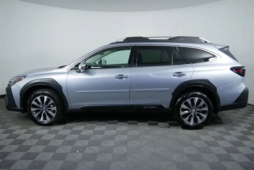 2024 Subaru Outback Touring XT photo 1