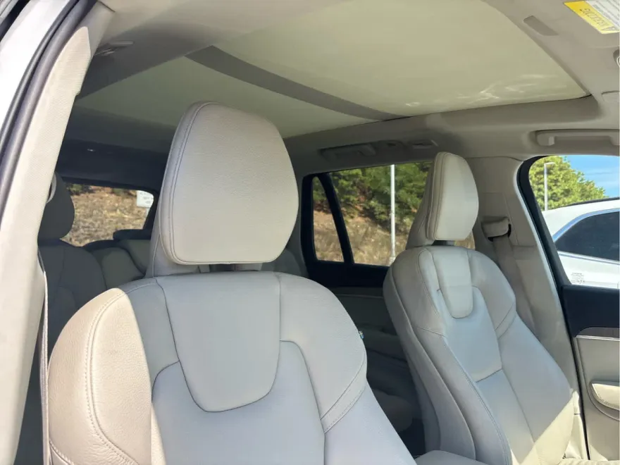 2024 Volvo XC90 Plus photo 1