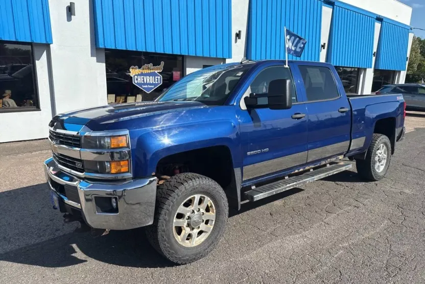 2015 Chevrolet Silverado 2500HD LT photo 1