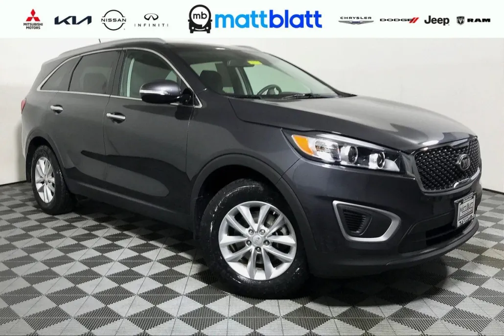 2017 Kia Sorento LX photo 1