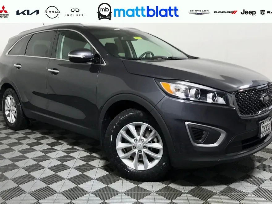 2017 Kia Sorento LX photo 1