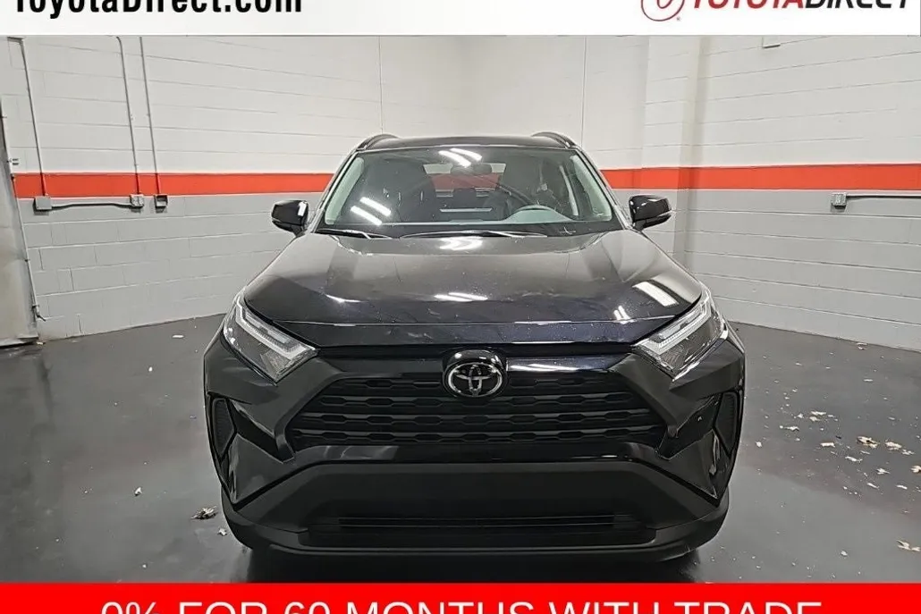 2025 Toyota RAV4 XLE photo 1