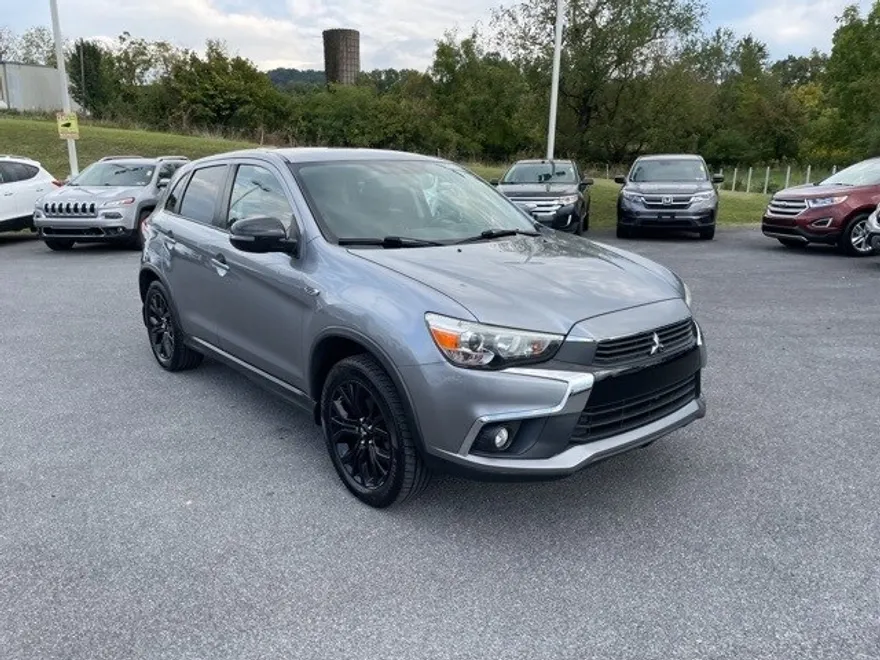 2017 Mitsubishi Outlander Sport LE photo 1