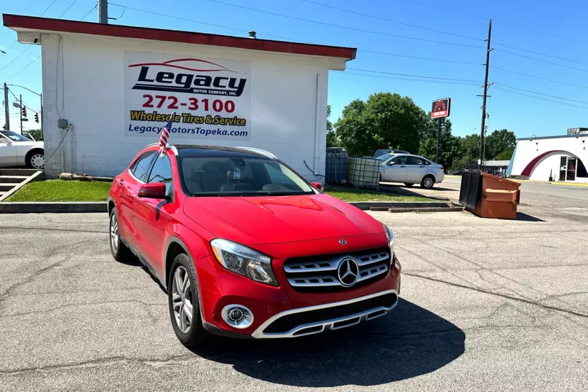 2018 Mercedes Benz GLA 250 photo 1