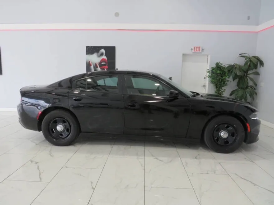 2017 Dodge Charger photo 1