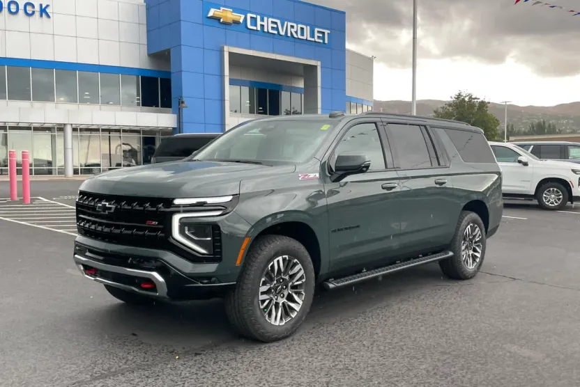 2026 Chevrolet Suburban Z71 photo 1