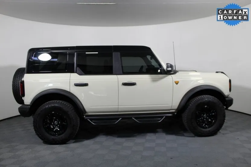 2025 Ford Bronco Badlands photo 1