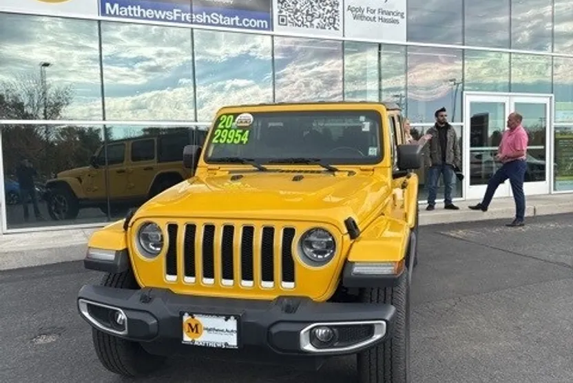 2020 Jeep Wrangler Unlimited Sahara photo 1