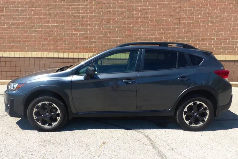 2023 Subaru Crosstrek 2.0i Premium photo 1