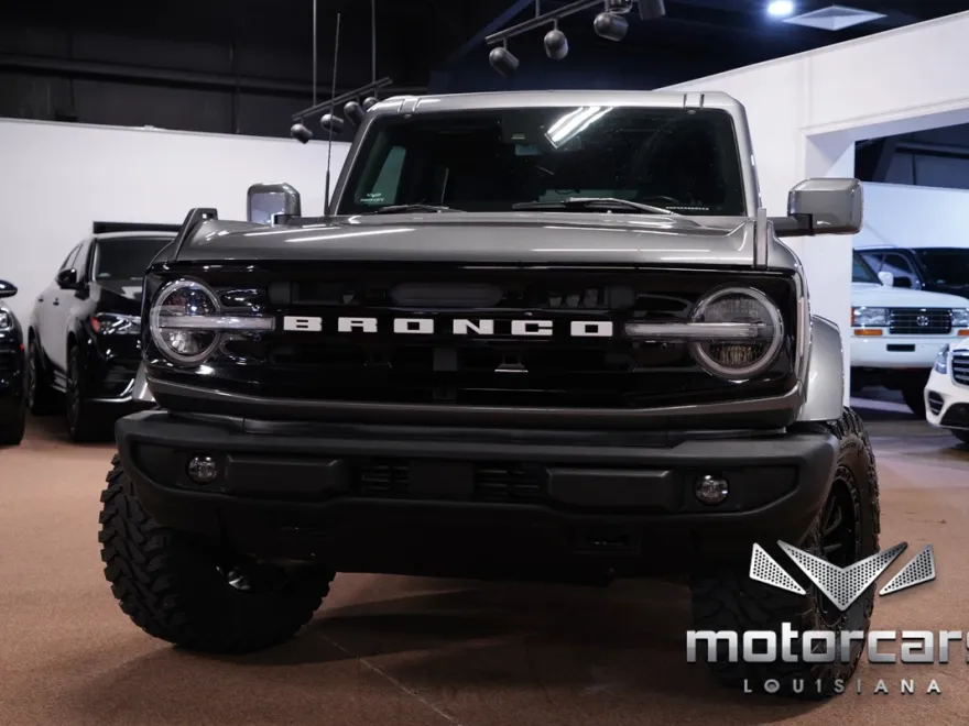 2022 Ford Bronco Outer Banks photo 1
