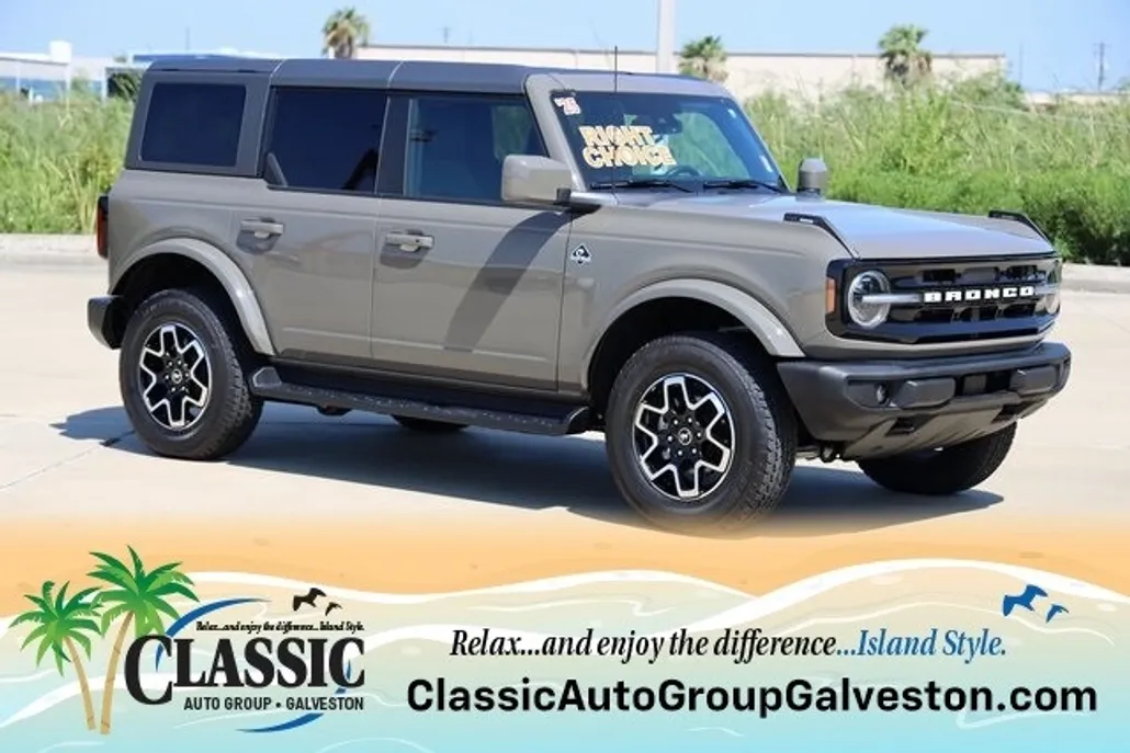 2025 Ford Bronco Outer Banks photo 1