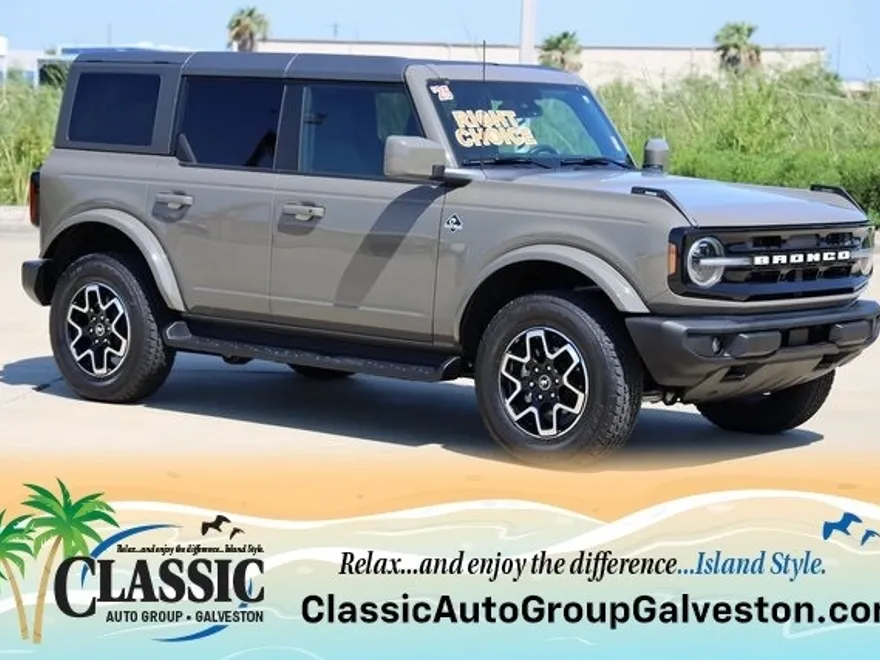 2025 Ford Bronco Outer Banks photo 1
