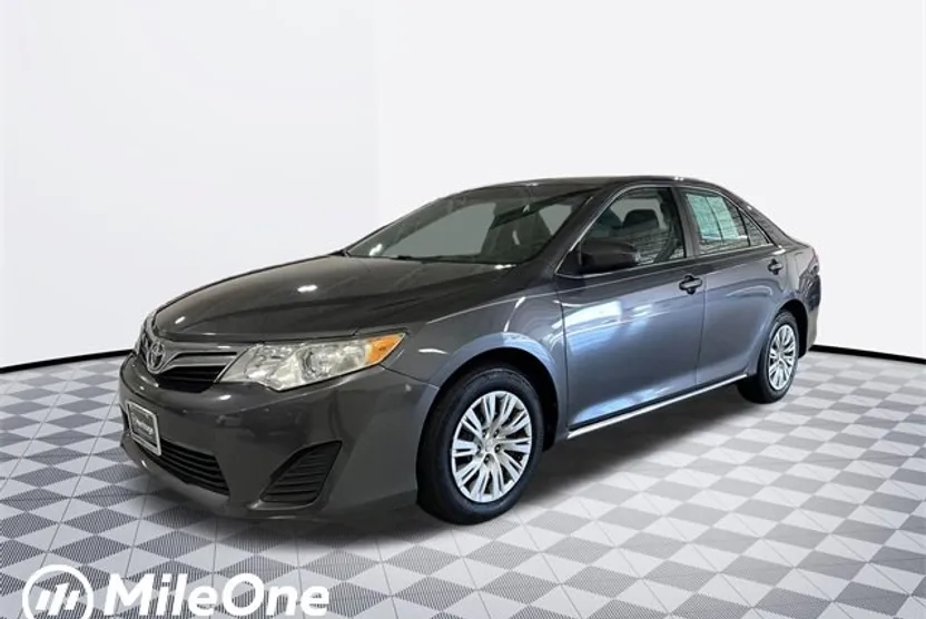 2013 Toyota Camry L photo 1