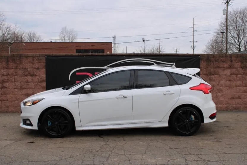 2018 Ford Focus ST photo 1