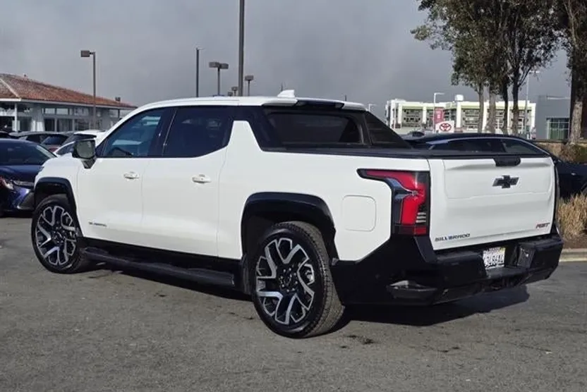 2024 Chevrolet Silverado EV RST photo 1