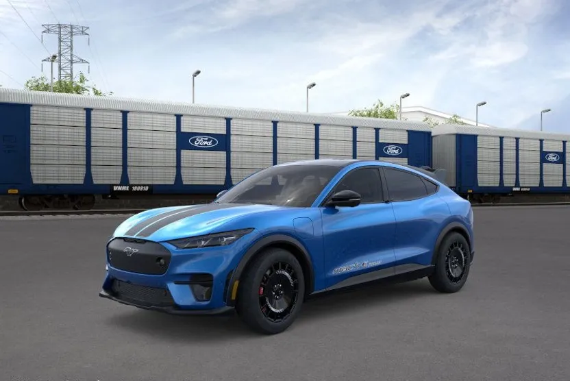2025 Ford Mustang Mach-E GT photo 1