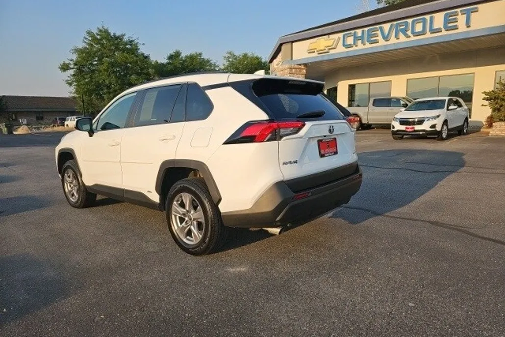 2023 Toyota RAV4 Hybrid LE photo 1