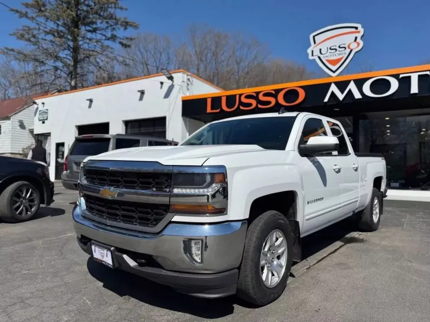 2016 Chevrolet Silverado 1500 LT photo 1