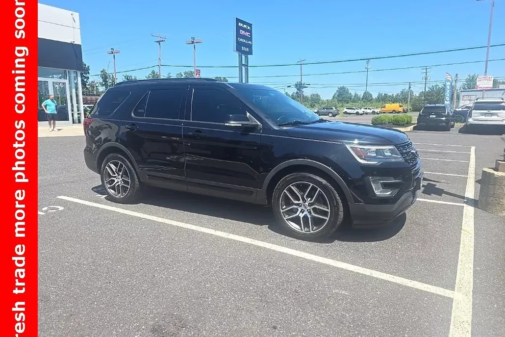 2016 Ford Explorer Sport photo 1