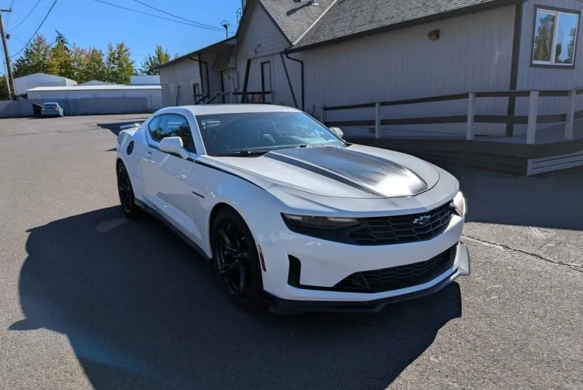 2021 Chevrolet Camaro 1LT photo 1