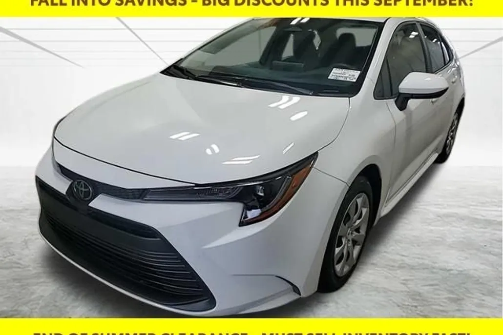 2024 Toyota Corolla LE photo 1