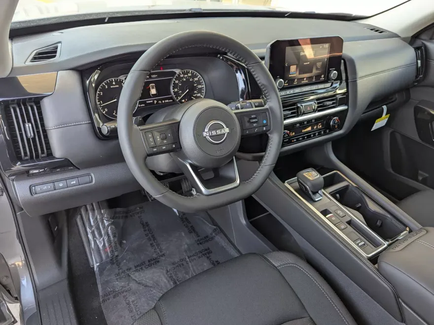 2025 Nissan Pathfinder SV photo 1