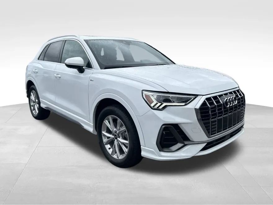 2025 Audi Q3 S line Premium photo 1
