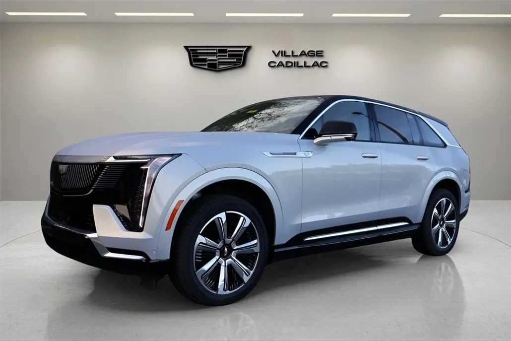 2025 Cadillac Escalade IQ Luxury photo 1